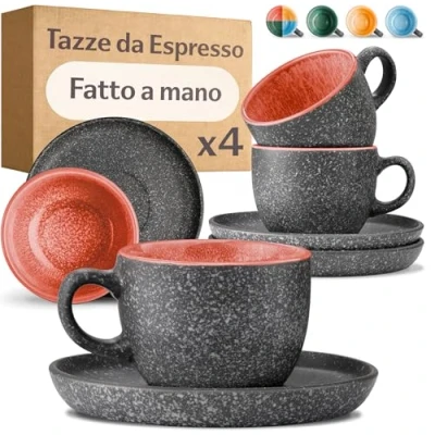 Immagine di Cosumy Set di 4 Tazzine da Espresso con Piattini 90ml in Ceramica Gres Spesso Smalto Reattivo Artigianale Mantiene il Calore a Lungo (Rosso)