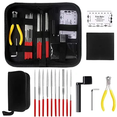 Immagine di 15 Strumenti riparazione chitarra, Chitarra Cura e Manutenzione Accessori Set Kit Con Ago File String Action Righello Gauge Winder Cutter Per Chitarra/Ukelele/Bass