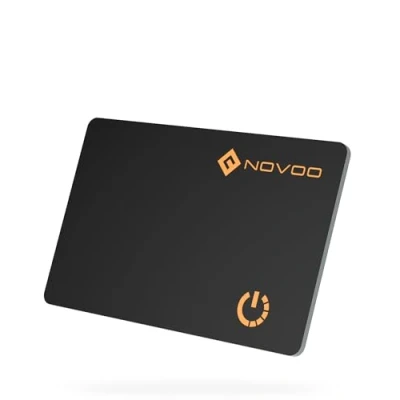 Immagine di NOVOO Air Tag Card Wallet Tracker, 1.6 mm Slim Smart Card, 6 Anni Batteria, IP68 Impermeabile, Compatibile Apple Dov&#039;è (iOS Only), Bluetooth Localizzatore per Portafogli, Valigie, Passaporti, Black