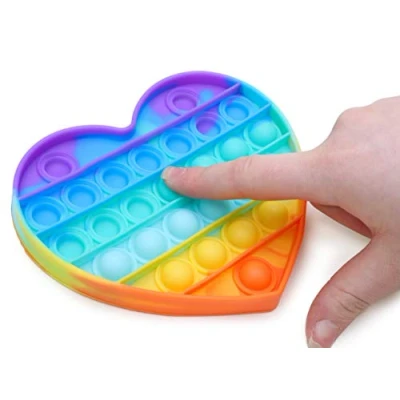 Immagine di Toyland® Rainbow Color Push Bubble Pop Giocattolo agitatore sensoriale (Cuore Arcobaleno)
