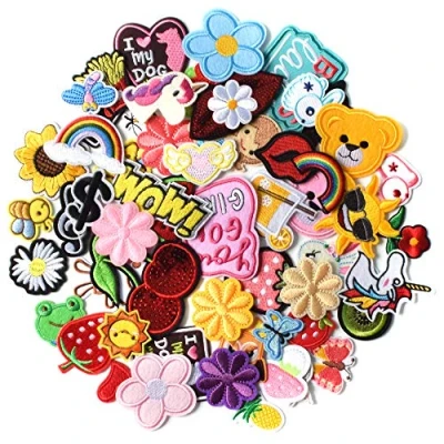 Immagine di Axen, Confezione da 60 toppe termoadesive ricamate, motivo casuale, assortite, decorative, applicare con il ferro o cucire, per accessori fai te, giacche, cappelli, zaini, jeans