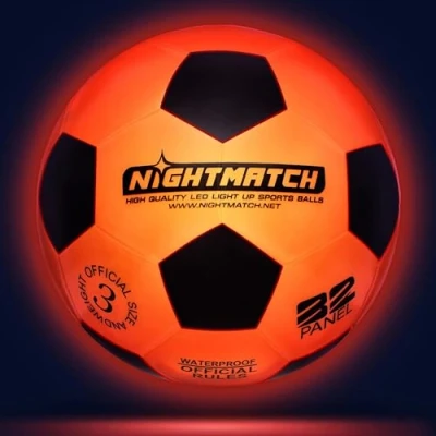 Immagine di NIGHTMATCH Pallone da Calcio Luminoso Taglia 3 Set Completo 2 LED Attivati con Sensore per Divertirsi al Buio Ideale Grandi e Piccini Bright Bambini