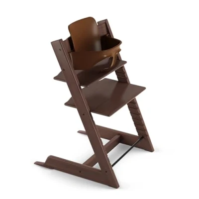 Immagine di Seggiolone Tripp Trapp di Stokke con Baby Set, Walnut Sedia regolabile ed evolutiva per bambini e adulti Design ergonomico classico