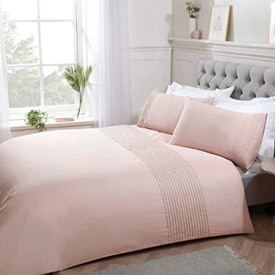 Immagine di Sleepdown 5056242764243 Pintuck Set di Biancheria da Letto con federe, Righe, Colore: Rosa Cipria, Lusso, Facile Pulire, Morbido e Confortevole, Super King (220 x 260 cm), Policotone