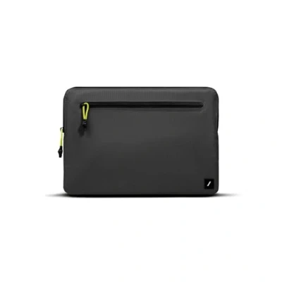 Immagine di Native Union Ultralight Custodia Durevole, Leggera, Sostenibile Realizzata al 100% in Tessuto Ripstop Riciclato MacBook Pro 13, Air (M2, 2022) Nero