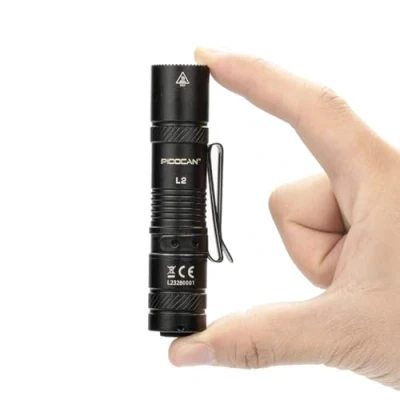 Immagine di PIOOCAN torcia a batteria piccola 1200 lumen per EDC, LED ricaricabile con 4 modalità, mini molto luminosa, torch light campeggio, pesca, escursionismo, riparazione e emergenza