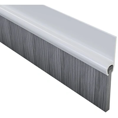 Immagine di Stormguard 02SR6641000W, guarnizione a spazzola autoadesiva da 1 m per la parte inferiore della porta, colore: bianco