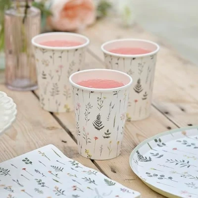Immagine di Ginger Ray Bicchieri di carta con stampa floreale Team Bride per addio al nubilato, confezione da 8, multicolore