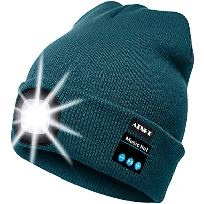 Immagine di ATNKE Berretto Bluetooth con LED Illuminato, USB Ricaricabile Wireless Musicale Cappello da Corsa Ultra Bright 4 Impermeabile Lampada Uso per Sci Escursionismo Campeggio Ciclismo (Olive Verdi)