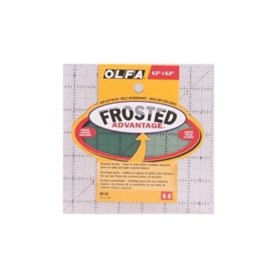 Immagine di Olfa Frosted Advantage Non Slip Ruler &quot;The Compact&quot; 6 1/2&quot;X6 1/2&quot;