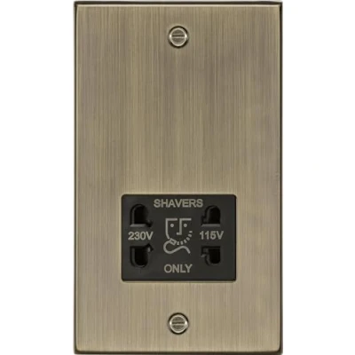 Immagine di Knightsbridge CS89AB Presa a scatto per rasoio doppia tensione, con inserto in ottone antico, 230 V