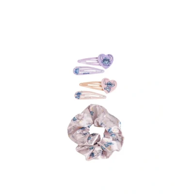 Immagine di Confezione da 4 forcine e 1 elastico in tessuto di stitch, colore rosa lilla, realizzate con materiali resistenti, stampa ispirata allo prodotto originale progettato Spagna