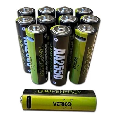 Immagine di VERICO LoopEnergy AA 2550 Batteria ricaricabile USB C 1,5 V, mWh (1700 mAh), ricarica rapida tramite connettore in circa 2 ore, confezione da 12 AA, 3 cavi a 4