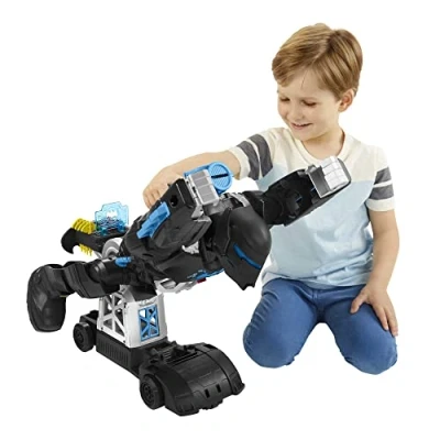 Immagine di Fisher Price HBV67 Imaginext DC Super Friends Bat Tech Batbot 2 in 1 Batman gioco con robot, luci e suoni, giocattolo per bambini dai 3 anni su