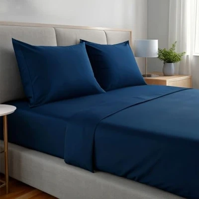 Immagine di Set lenzuola matrimoniali king size 4 Pezzi 180x190/200, matrimoniale in microfibra di poliestere spazzolata. Lenzuolo Piatto, con Angoli regolabili e 2 federe. Colore Blu Marino