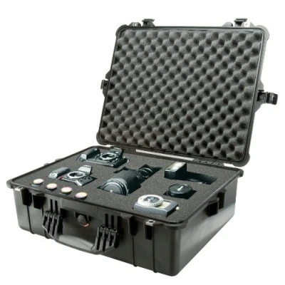 Immagine di PELI 1600 Contenitore resistente ad alto impatto, IP67 Impermeabile e a prova di polvere, Capacità 46L, Prodotto in Germania, Con inserto schiuma personalizzabile, Colore Nero