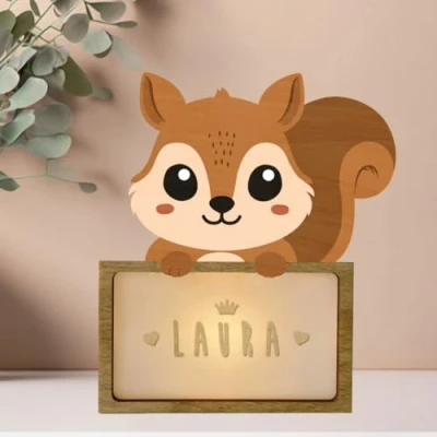 Immagine di WONDEE Lampada Personalizzata Con Nome Luce Notturna Bambini Scoiattolo, Regalo Neonato Maschio e Femmina, Battesimo Bimbo Bimba, Regali Personalizzati Bambino Bambina 0 1 2 3 4 anni
