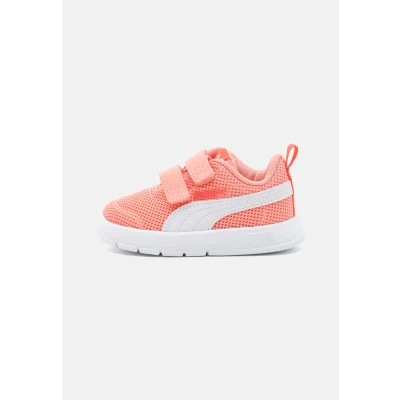 Immagine di Puma Courtflex V3 Unisex Scarpe da corsa su strada per bambini, Taglia: 22, Fruit/white/peach frost Finta pelle / tessuto