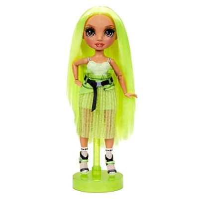 Immagine di Rainbow High Bambola alla Moda Karma Nichols, in Fosforescente, Abiti, Accessori e Piedistallo per Bambole Serie 2, Regalo Ottimo Bambine dai 6 Anni su