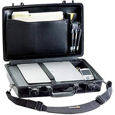 Immagine di PELI 1490CC1 Valigia per computer portatile antiurto, IP67 Impermeabile e a prova di polvere, Capacità 14L, Prodotto in USA, Colore Nero
