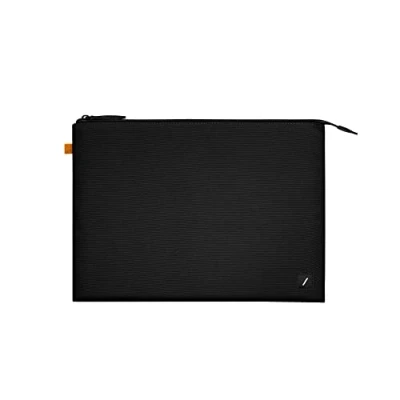 Immagine di Native Union Custodia Per MacBook W.F.A 14 Sottile Minimalista in Materiali Riciclati con Protezione a 360 Gradi Compatibile Pro M2/M3, 13 M2 &amp; Air 13&quot; M2(2022) Nero