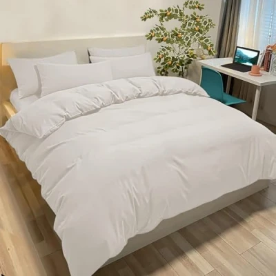 Immagine di Set Copripiumino Una Piazza e Mezza 200x200 cm (2 Federe 65x65) Monocromatico in Microfibra Beige, Morbido ed Ipoallergenico, Inclusa Federa 50x80