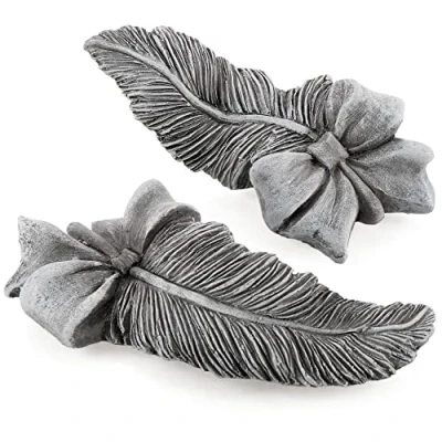Immagine di com four® 2X Piuma Decorativa per Tomba con Fiocco lapide commemorativa a Forma di Uccello Decorativo Decorazione Resistente alle intemperie (1 Paio Molle)