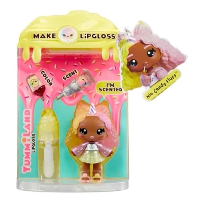 Immagine di Yummiland Lip Gloss Doll Nia Candy Fluff Include Kit di Lucidalabbra Fai da te, Età 4+
