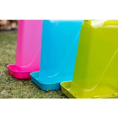 Immagine di Kerbl Hobbyfarming Abbeveratoio in plastica da 5,5 l, Verde, con Piedini, Alimentazione Automatica dell&#039;Acqua, Stabile, Resistente alle intemperie, Facile Pulire, Maniglia, Parte Superiore