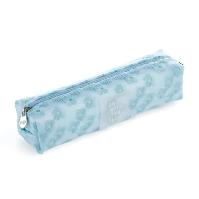 Immagine di Miquelrius astuccio ovale con FIORI ricamati, 1 scomparto, dimensioni 200 x 45 mm, materiale poliestere, chiusura zip, maniglia in metallo, blu, PORTATODO BLU