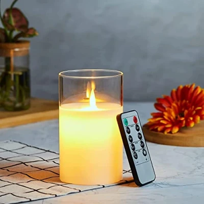 Immagine di Candele LED, Flickering Flameless Candele, a Batteria with Glass con Telecomando 10 Tasti, Realizzato in Vera Paraffina,con Funzione Timer 24 Ore per Decorazione, Festa, Vacanze 10cm Bianco