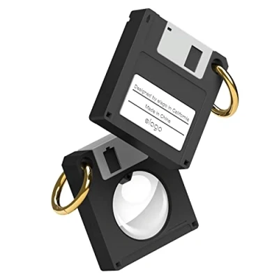 Immagine di elago Custodia Retro Floppy Disk Compatibile con Apple Airtag Cover Case Portachiavi Di Protezione Contro Le Cadute, Moschettone Incluso, Dispositivo Tracciamento Non Incluso (Nero)