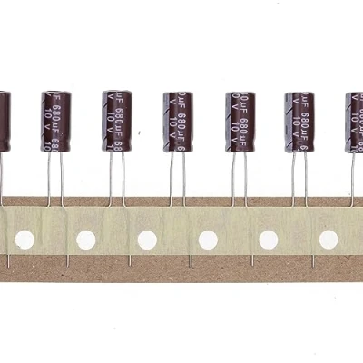 Immagine di 100 Pezzi 10V 680UF Condensatore elettrolitico in alluminio plug 6x11 6 * 11mm
