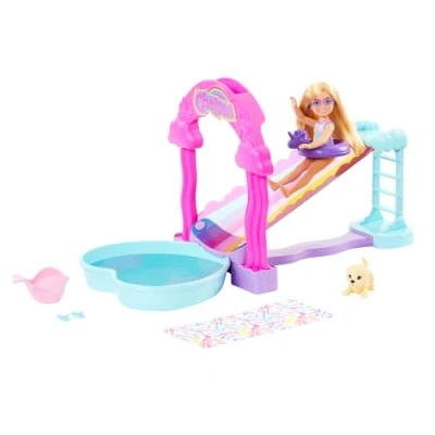 Immagine di Barbie Chelsea Scivolo d&#039;Acqua Arcobaleno, playset con Bambola Chelsea, Un Cucciolo e Accessori Inclusi, Versa l&#039;acqua nell&#039;arco per Effetto a Pioggia, Giocattolo Bambini, 3+ Anni, HTK39