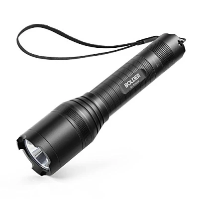 Immagine di Anker Torcia LED LC90 Elettrica Tascabile con CREE Super Luminosi 900 Lumen, Resistente all&#039;Acqua IP65, Ricaricabile e Zoom 5 Tipi di Luminosità, Batteria Tipo 18650 Inclusa