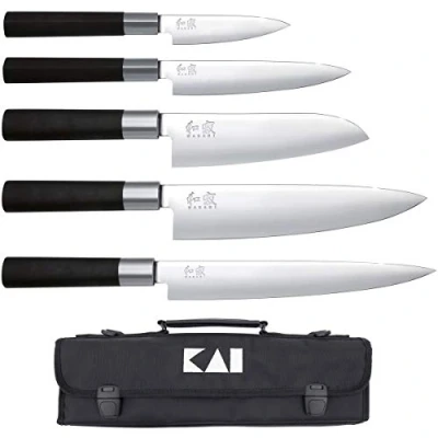 Immagine di Kai DM 0781EU67 Set composto da custodia per coltelli e 5 coltelli: 6710P (100 mm), 6715U (150 6716S (165 6720C (200 6723L (230 mm)
