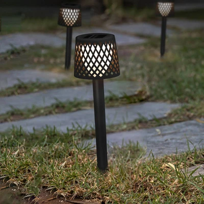 Immagine di Newgarden Lampada LED solare Gretita, nera, picchetto a terra, 4 pezzi