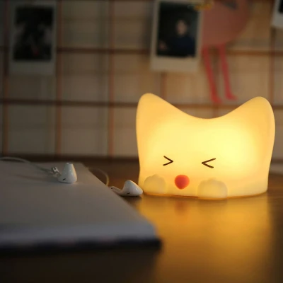 Immagine di MegaLight Luce notturna bambini bebè senza piccole parti ingeribili Lampada allattamento dimmerabile RGB multicolore effetto sonoro cameretta dei Catty Cat