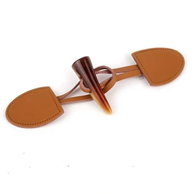 Immagine di MoonyLI 4Pcs Pu Leather Sew On Toggle con Resina Corno Bottone Pelle Vestiti Bottoni Accessori Cucito Cappotto/Toggle Chiusura