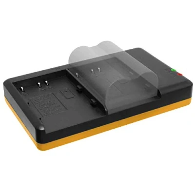 Immagine di Caricabatteria doppio (Corrente, USB) per Konica Minolta NP 400 / Pentax D Li50 Samsung SLB 1674 Sigma BP 21 Alimentatore 2A incluso 2 batterie simultaneamente caricabili