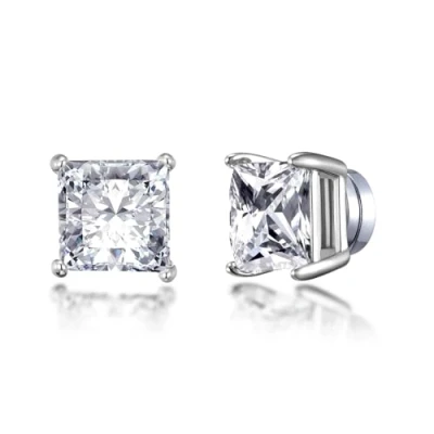 Immagine di Orecchini a bottone magnetici quadrati placcati in argento da uomo creati con cristalli Zircondia®