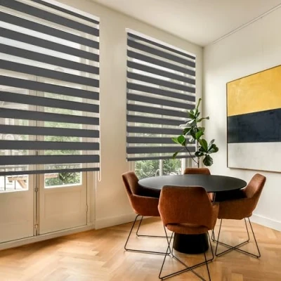 Immagine di Blindecor Lira tenda a rullo giorno e notte, colore Argento grigio, per interni 140 x 250 cm (Larghezza Altezza) Dimensioni del tessuto 137 245 cm. Eleganti tende notte