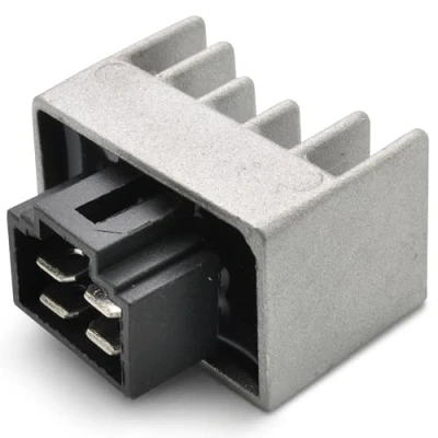 Immagine di Easyboost regolatore di tensione a 4 pin per scooter e moto 50 MBK Booster dopo il 2004 Nitro Ovetto DT TZR Beta RR HM Rieju MRT SMX Sherco Ludix Kisbee TKR Speedfight XPS SH671 12