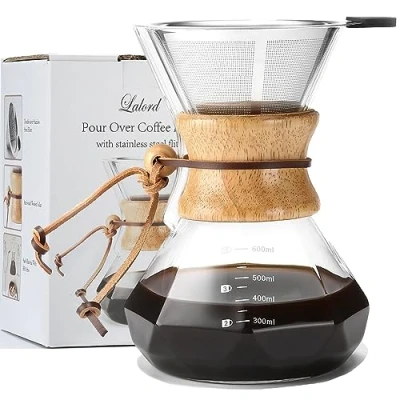 Immagine di Lalord Caffettiera Pour Over con Filtro Riutilizzabile in Acciaio Inossidabile, Caraffa da Caffè Vetro Borosilicato, Collare Legno, Gocciolatore per Caffè, Capacità 3 Tazze, 600 ml.