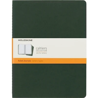 Immagine di Moleskine Cahier Journal, Set di 3 Quaderni con Pagine a Righe, Copertina in Cartone Cucitura Cotone Visibile, Colore Verde Mirto, Extra Large 19 x 25 cm, 120