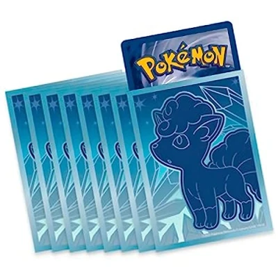 Immagine di custodie da allenamento Elite per Pokémon [65 custodi], mostra le tue carte con buste promozionali delle scatole ETB, (Vulpix di Alola blu)