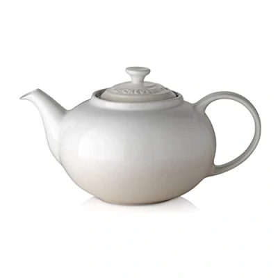 Immagine di Le Creuset Teiera Classic in gres vetrificato, 1.3 litri, per 3 4 tazze, Meringue