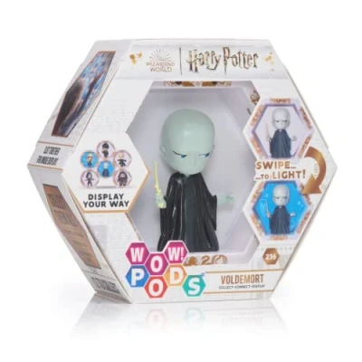 Immagine di WOW! PODS Harry Potter Voldemort Wizarding World Light Up Bobble Head Figure Giocattolo ufficiale con rivelazione della luce misteriosa Colleziona Connect e visualizza, multicolore