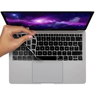 Immagine di MyGadget Copritastiera AZERTY per Apple MacBook Air 13&quot; (2020 2021 2022 A2179 A2337 M1) Protezione Tastiera Silicone Keyboard Protection Soft Touch Nero