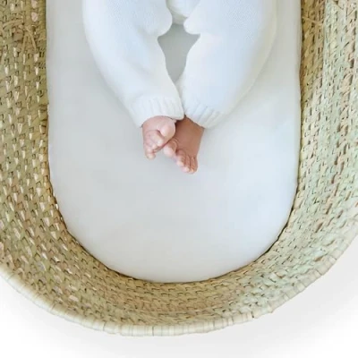 Immagine di Clair de Lune materasso in fibra di Palm Moses, ipoallergenico e termoregolante, comodo a culla per notti con rivestimento impermeabile, adatto dalla nascita, 74 x 28 cm